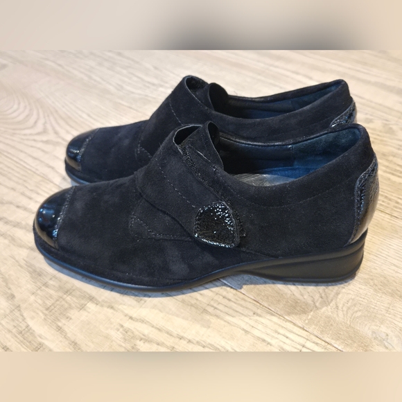 Semler | Black Suede Women's Shoes w/ Patent Leather Toe Caps, Size 4 - Picture 9 of 11
